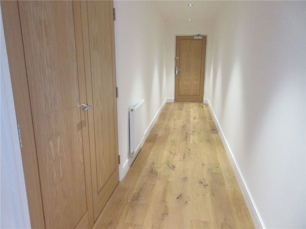 1 bedroom flat, Southmead House, Kingman Way RG14