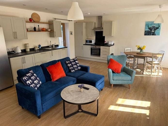 2 bedroom , Ashfields Farm, Priors Court Road RG18 - Under Offer