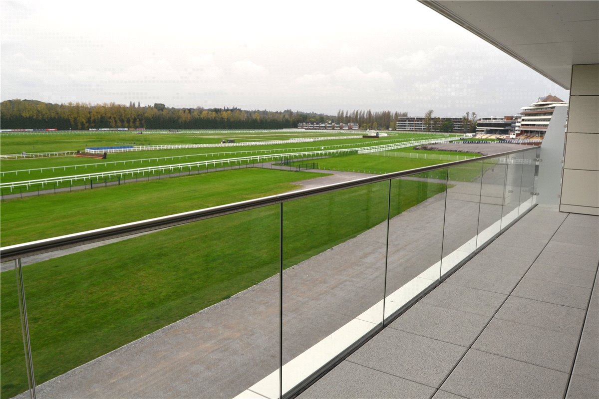 2 bedroom flat, Kingman Way, Newbury RG14