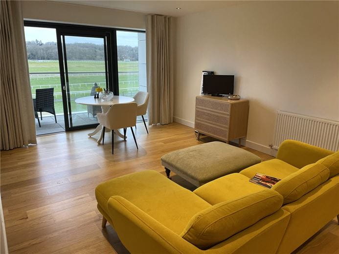 2 bedroom flat, Kingman Way, Newbury RG14