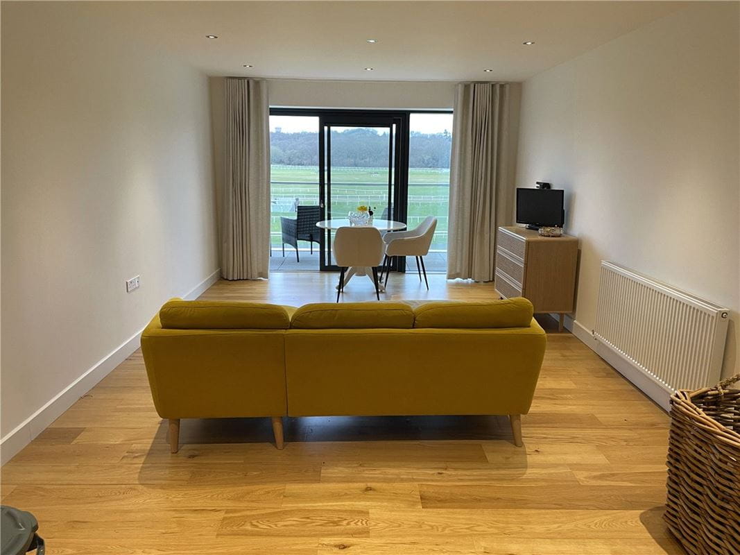 2 bedroom flat, Kingman Way, Newbury RG14