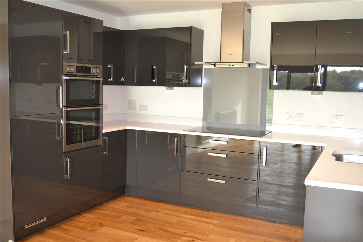 2 bedroom flat, Kingman Way, Newbury RG14