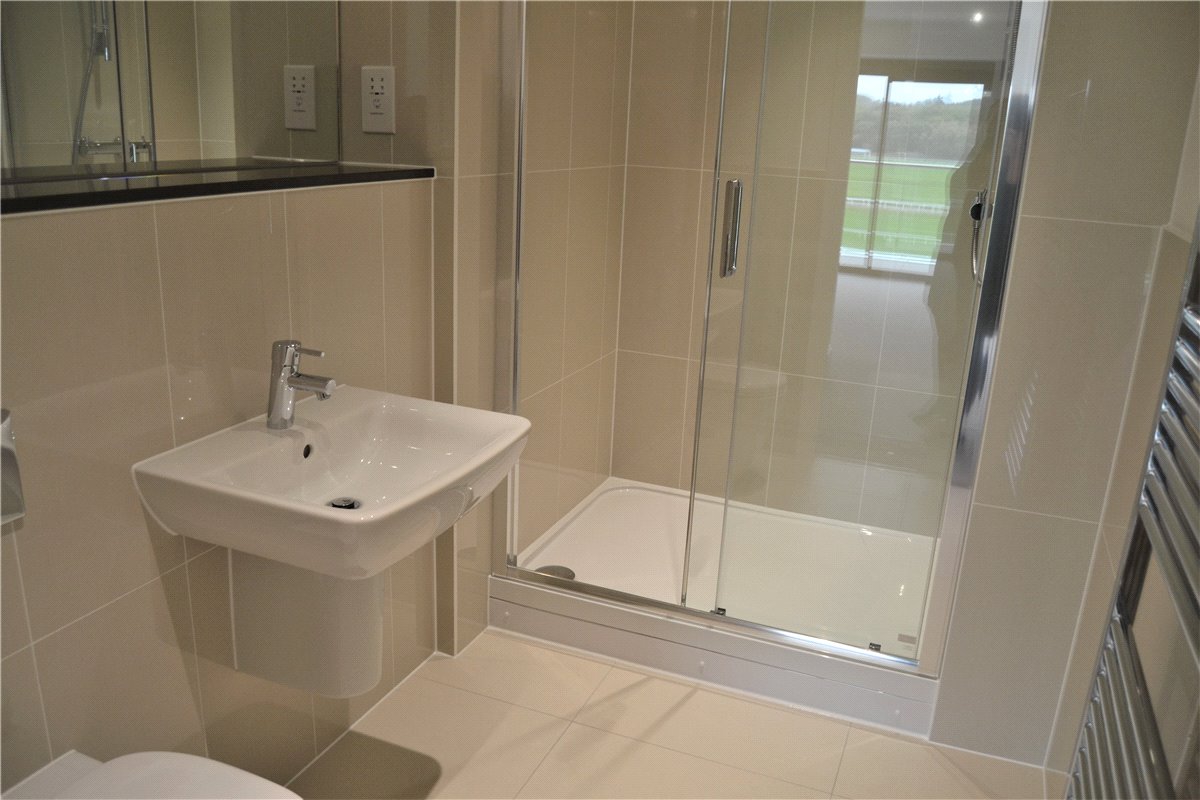 2 bedroom flat, Kingman Way, Newbury RG14