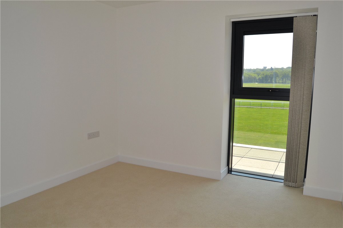 2 bedroom flat, Kingman Way, Newbury RG14