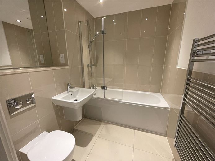 2 bedroom flat, Kingman Way, Newbury RG14