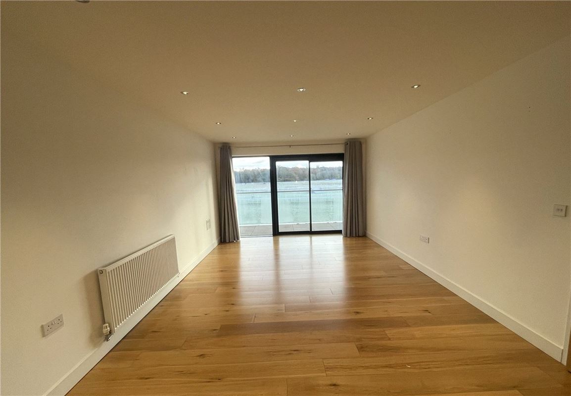 2 bedroom flat, Kingman Way, Newbury RG14