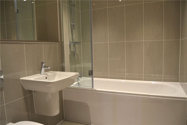 2 bedroom flat, Kingman Way, Newbury RG14