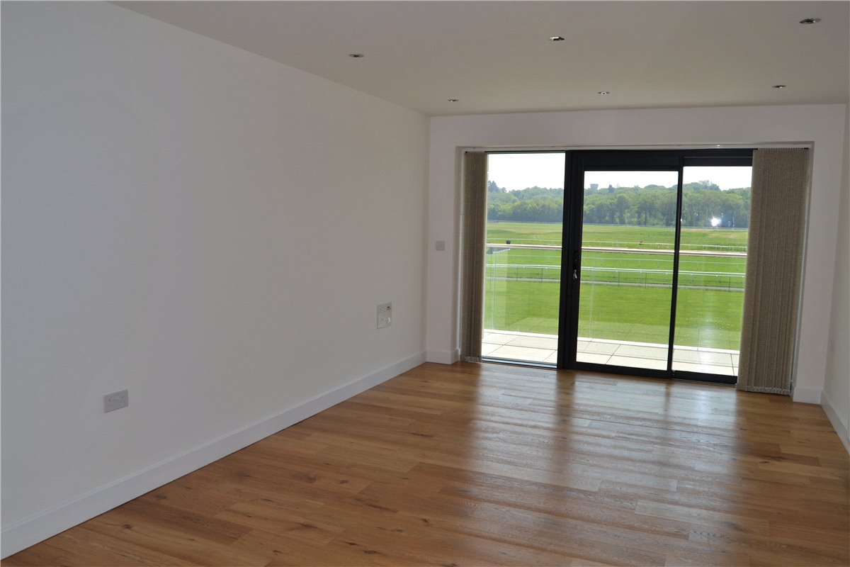 2 bedroom flat, Kingman Way, Newbury RG14