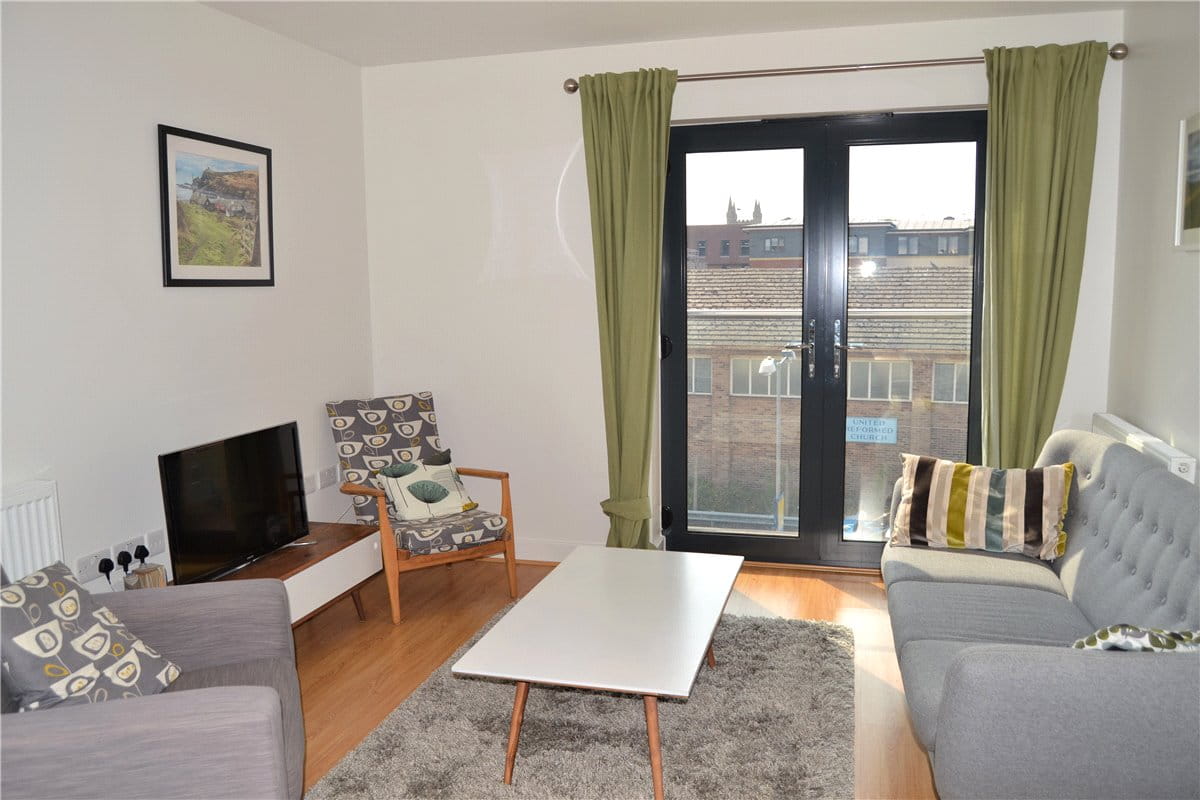 2 bedroom flat, West Street, Newbury RG14