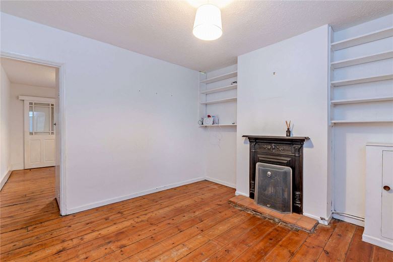2 bedroom house, Newbury, Berkshire RG14 - Available