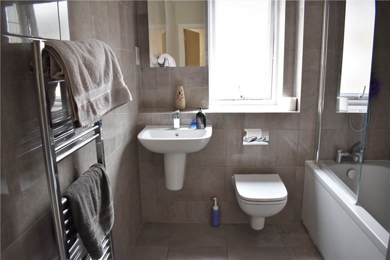 1 bedroom flat, Steel Close, Newtown Road RG14