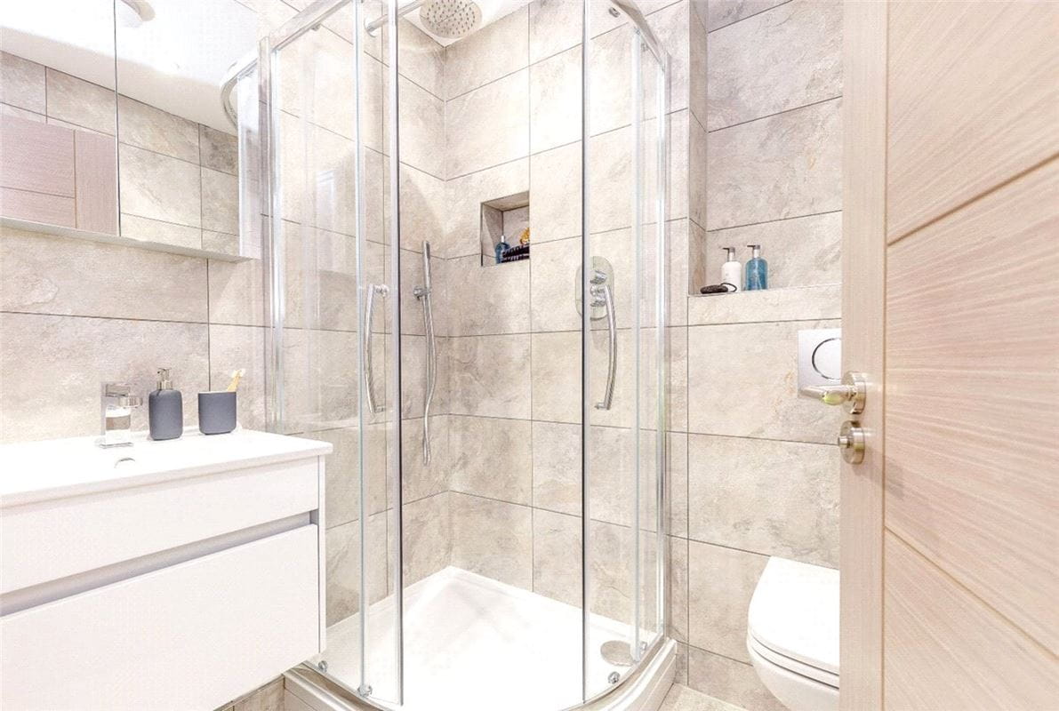 2 bedroom flat, Steel Close, Newtown Road RG14