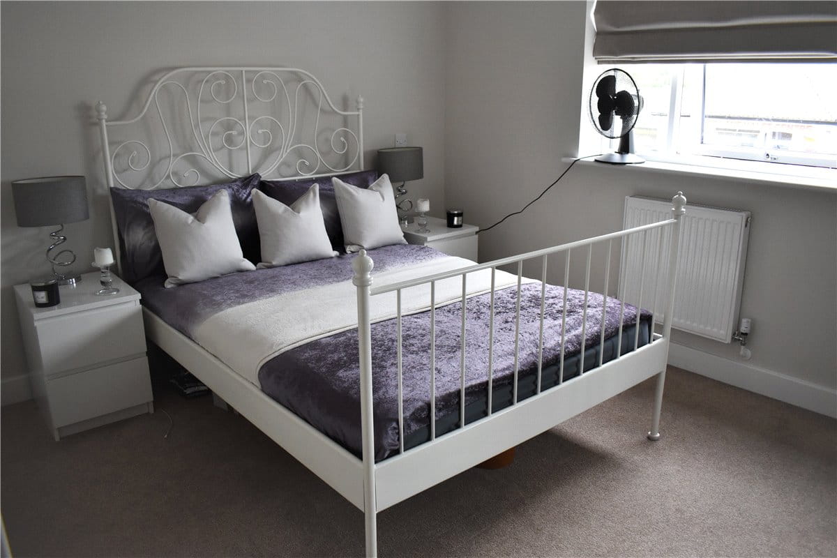 2 bedroom flat, Steel Close, Newtown Road RG14