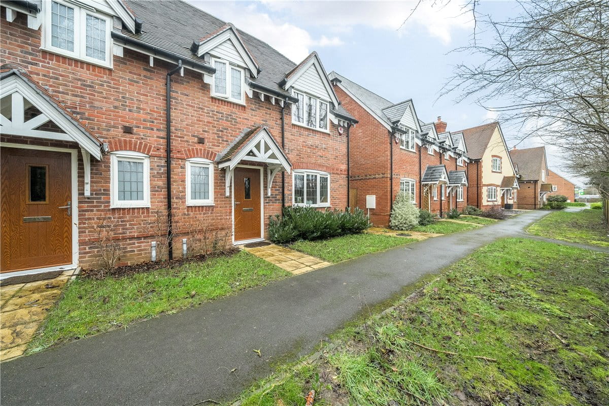 3 bedroom house, Woolhampton, Reading RG7 - Under Offer