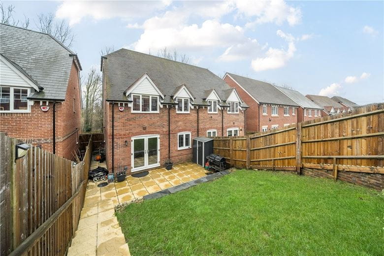 3 bedroom house, Woolhampton, Reading RG7 - Under Offer