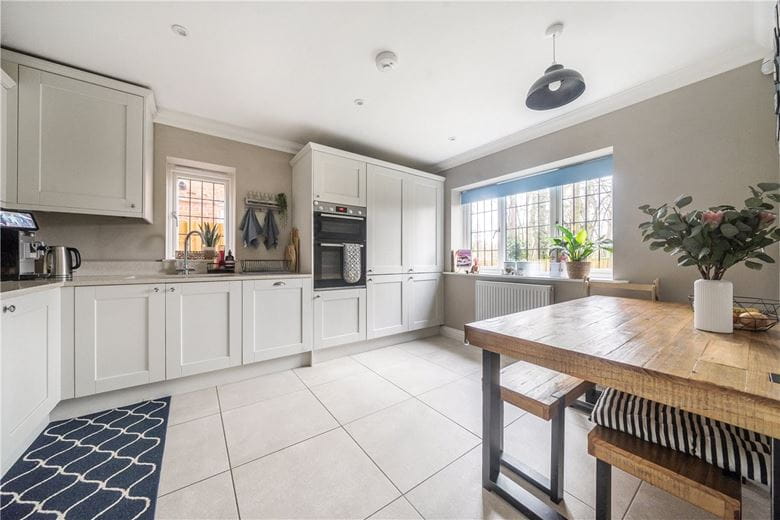 3 bedroom house, Woolhampton, Reading RG7 - Under Offer