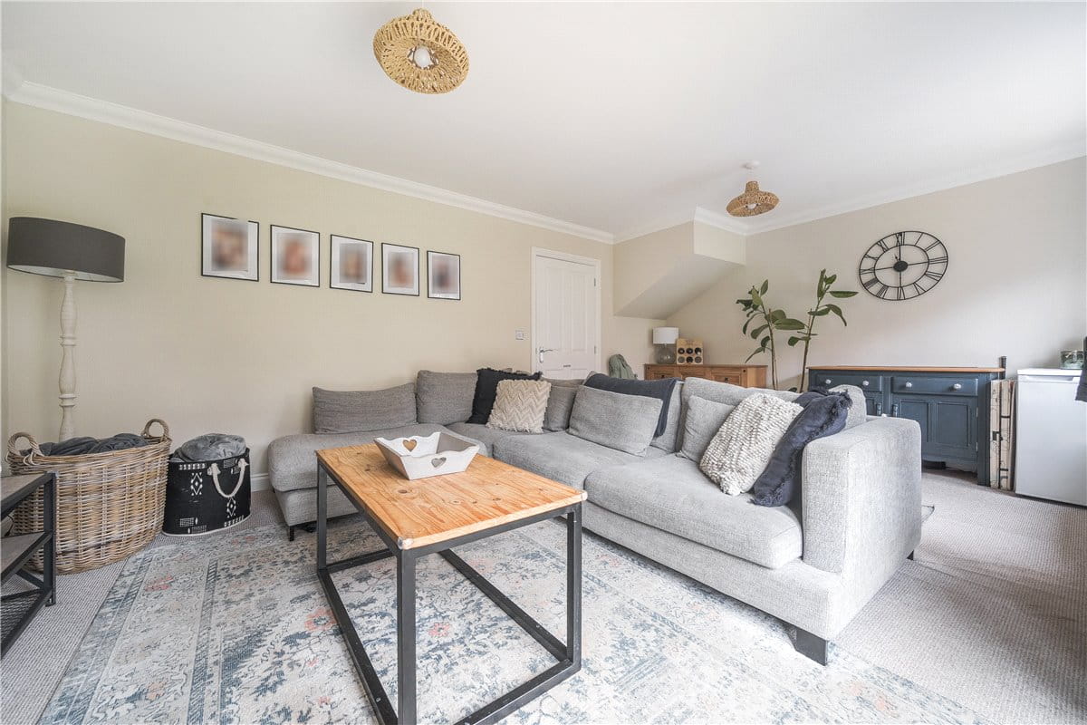 3 bedroom house, Woolhampton, Reading RG7 - Under Offer