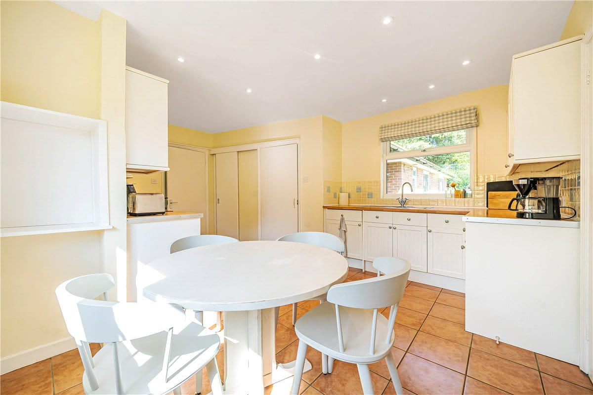 4 bedroom bungalow, Upper Green, Inkpen RG17