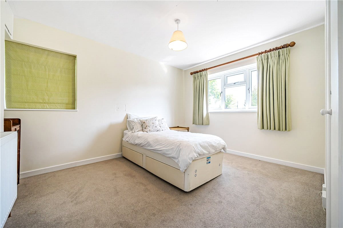 4 bedroom bungalow, Upper Green, Inkpen RG17