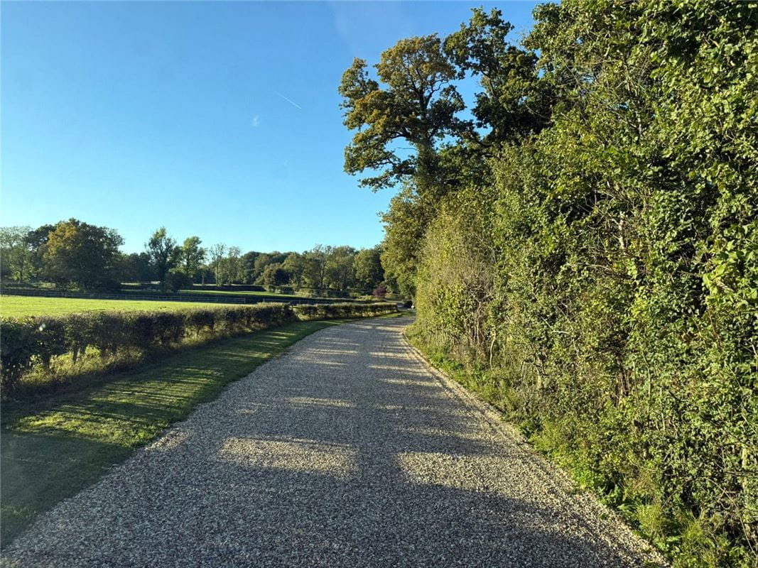 2 bedroom flat, Ashford Hill, Thatcham RG19