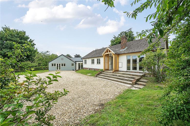 5 bedroom bungalow, Peasemore, Newbury RG20 - Let Agreed