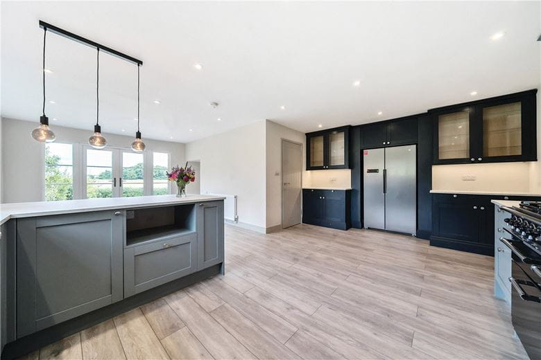 5 bedroom bungalow, Peasemore, Newbury RG20 - Let Agreed