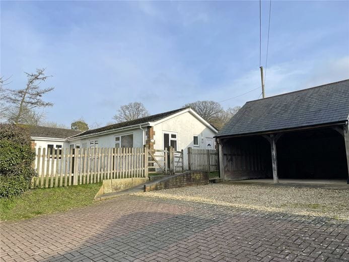 3 bedroom bungalow, Chute Cadley, Andover SP11 - Let Agreed