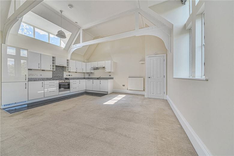 3 bedroom flat, Enborne Road, Newbury RG14 - Let Agreed