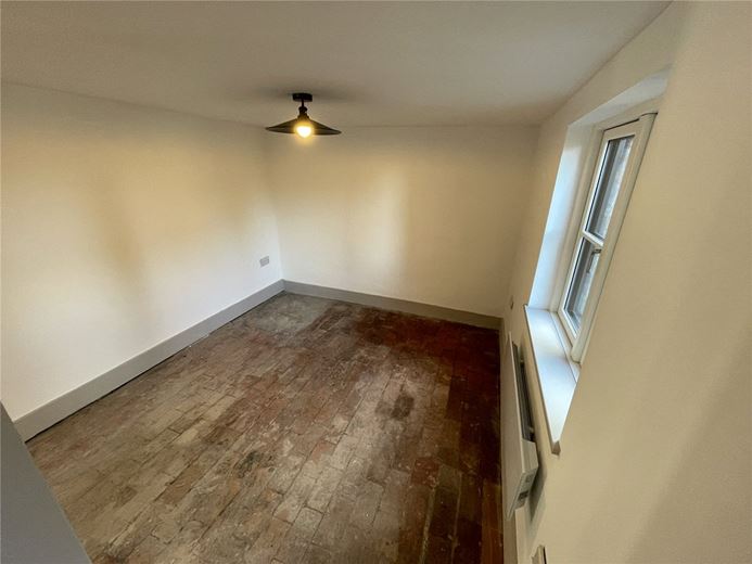 3 bedroom house, Enborne Street, Enborne RG14 - Available