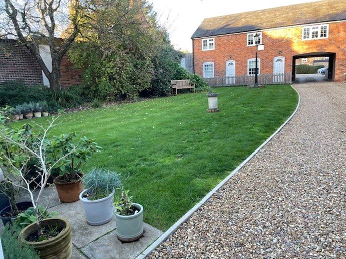 2 bedroom flat, Newton Mews, Hungerford RG17 - Available