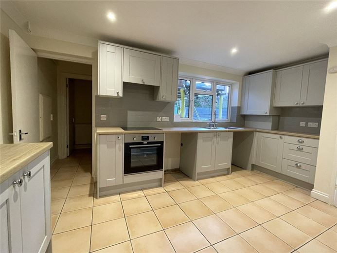 2 bedroom house, Castle Lane, Donnington RG14