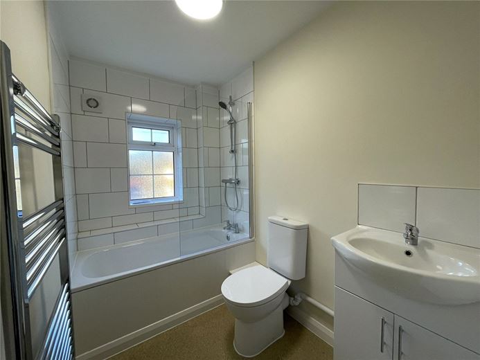 2 bedroom house, Castle Lane, Donnington RG14