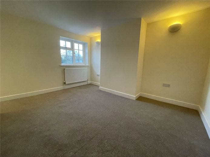 2 bedroom house, Donnington, Newbury RG14 - Available