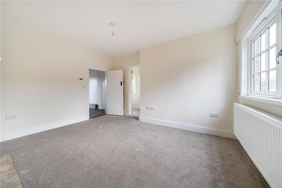 3 bedroom house, Bucklebury, Reading RG7 - Available