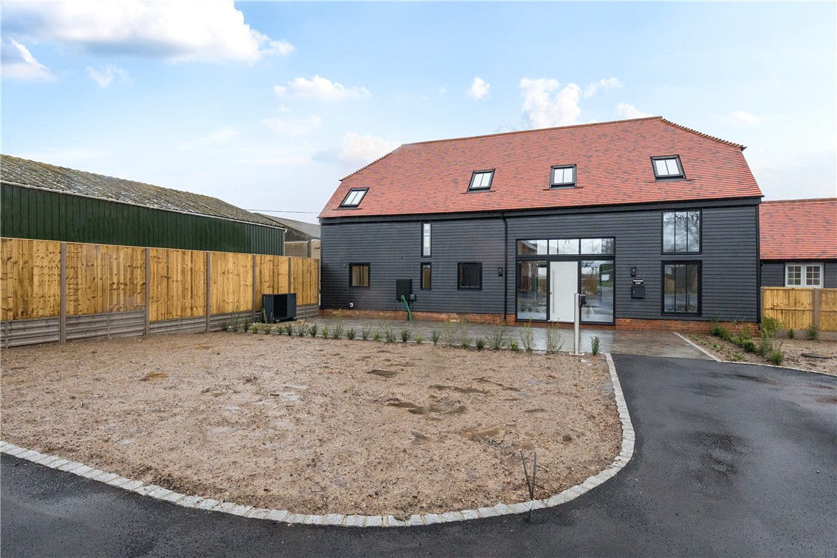 3 bedroom house, Enborne Street, Enborne RG20 - Available