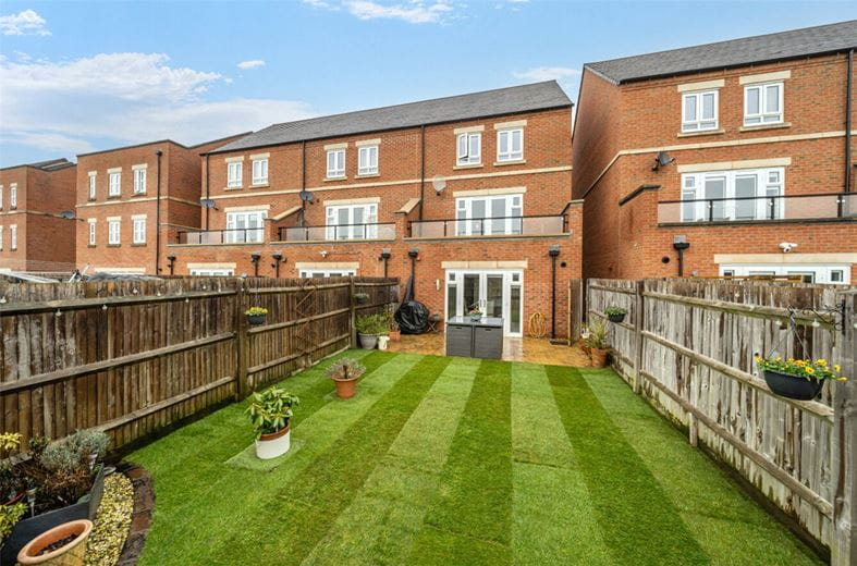 3 bedroom house, Newbury, Berkshire RG14 - Available