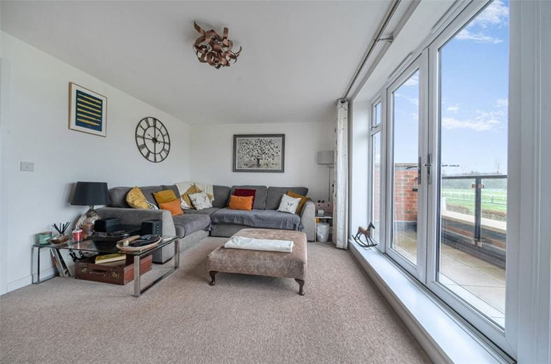 3 bedroom house, Newbury, Berkshire RG14 - Available