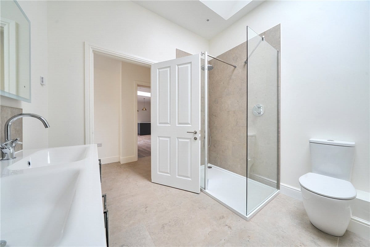 2 bedroom house, Enborne Street, Enborne RG20 - Available