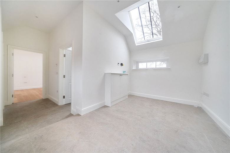 2 bedroom house, Enborne Street, Enborne RG20 - Available