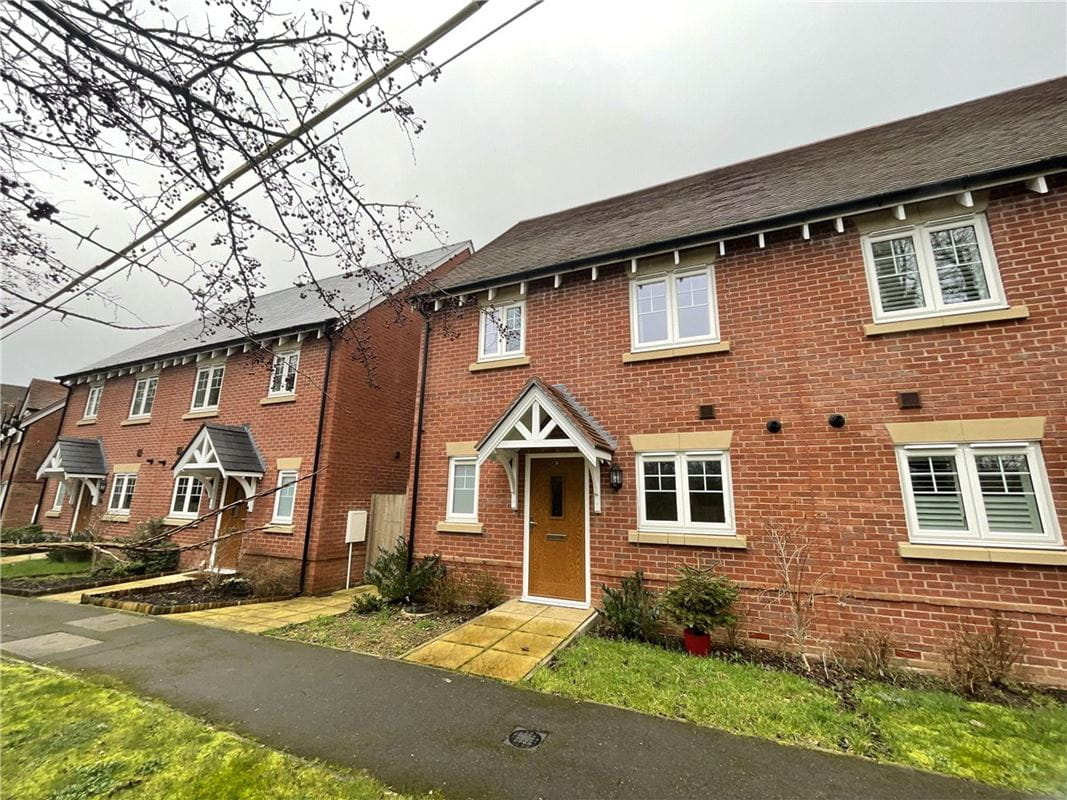 2 bedroom house, Woolhampton, Reading RG7 - Under Offer