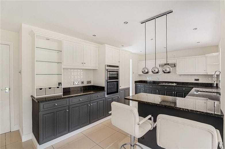 4 bedroom house, Willows Edge, Eynsham OX29 - Available