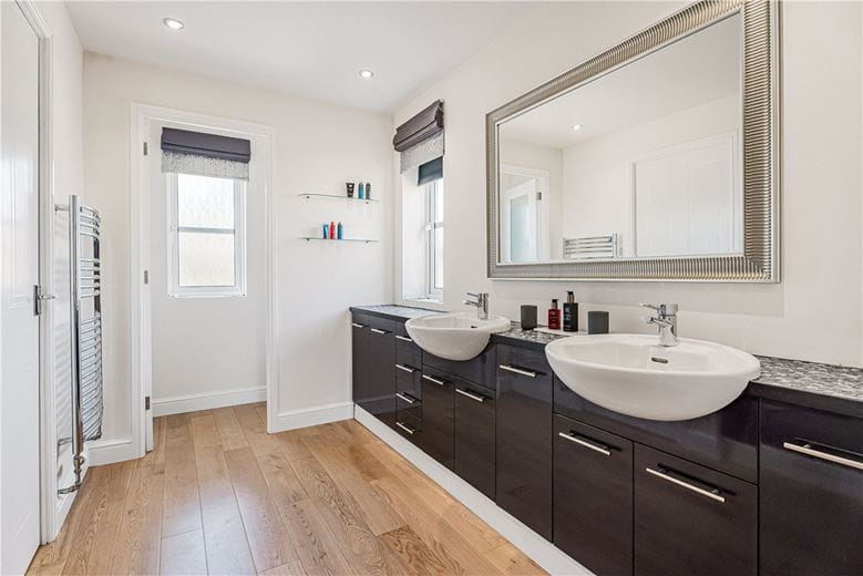 4 bedroom house, Willows Edge, Eynsham OX29 - Available