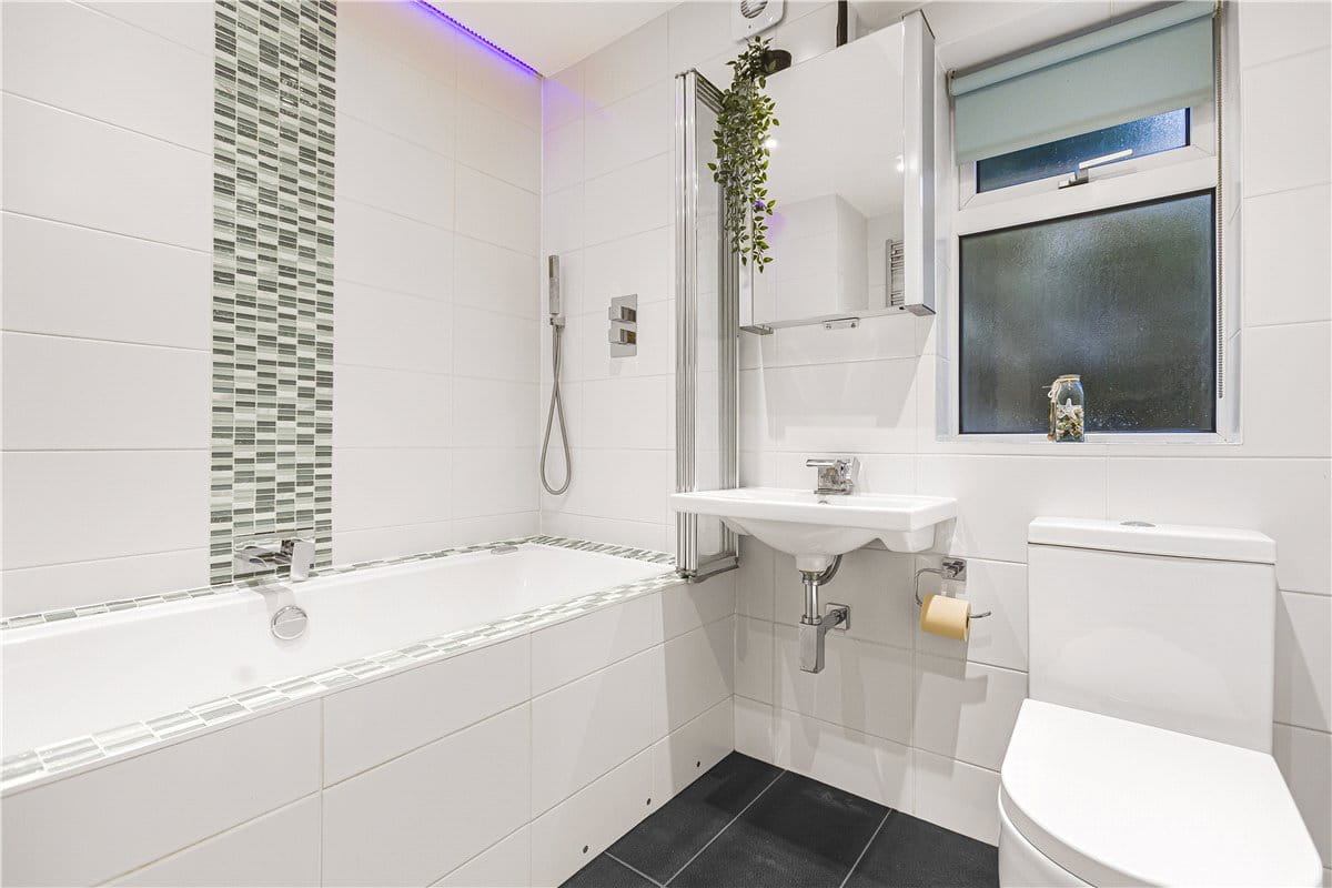 4 bedroom house, Bellamy Close, Southmoor OX13 - Sold