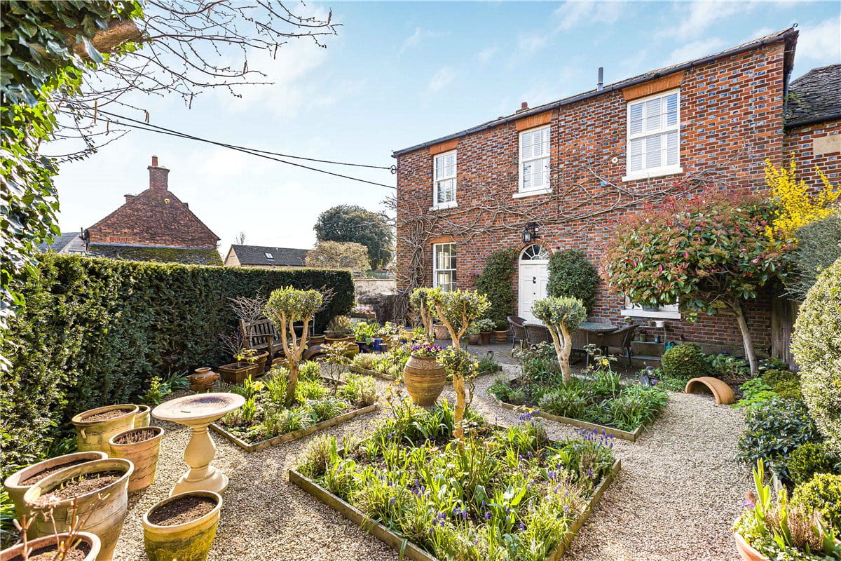 3 bedroom house, High Street, Eynsham OX29 - Available