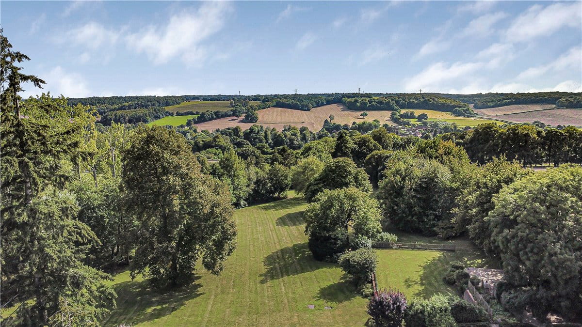 6 bedroom house, Chalk Lane, Hyde Heath HP6 - Available