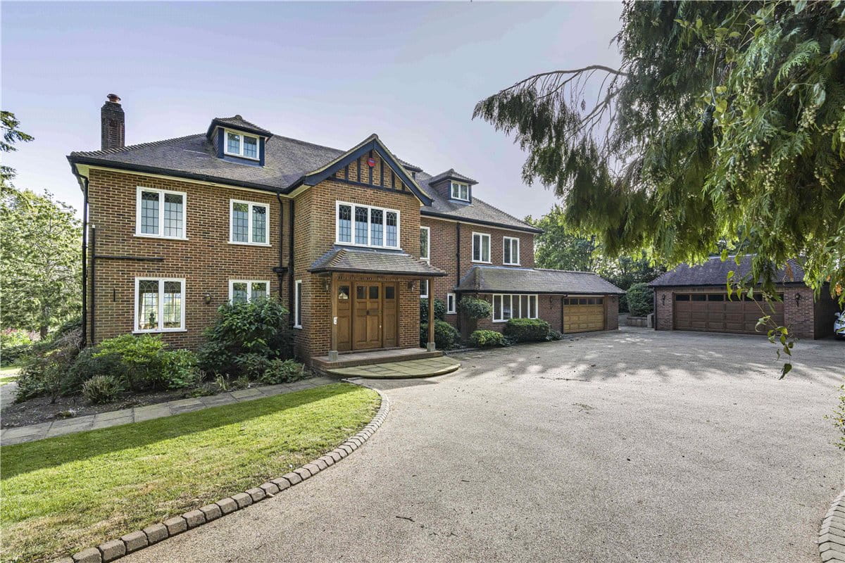 6 bedroom house, Chalk Lane, Hyde Heath HP6 - Available