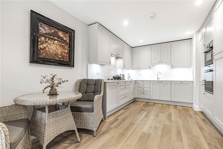 2 bedroom flat, Cumnor Hill, Oxford OX2 - Sold