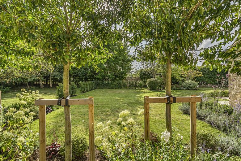 4 bedroom house, Shepherds Close, Weston-on-the-Green OX25 - Sold STC