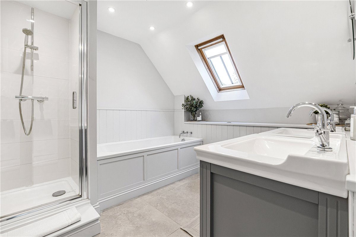 4 bedroom house, Shepherds Close, Weston-on-the-Green OX25 - Sold STC