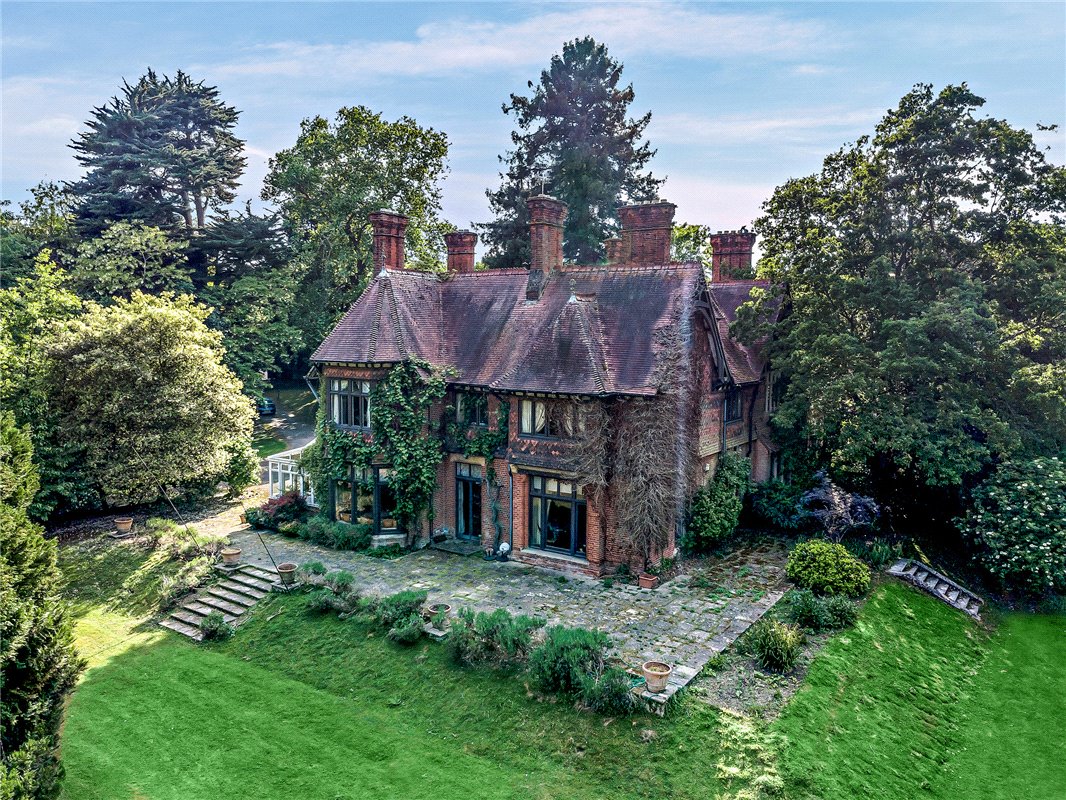 5.5 acres Country Estate, Priest Hill, Old Windsor SL4 - Available